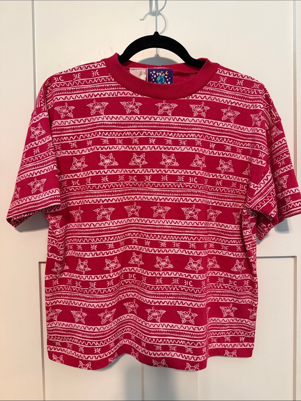 Vintage 90s Y2K Hot Pink Cotton Blend Slightly Cropped Hawaiian Print Graphic T